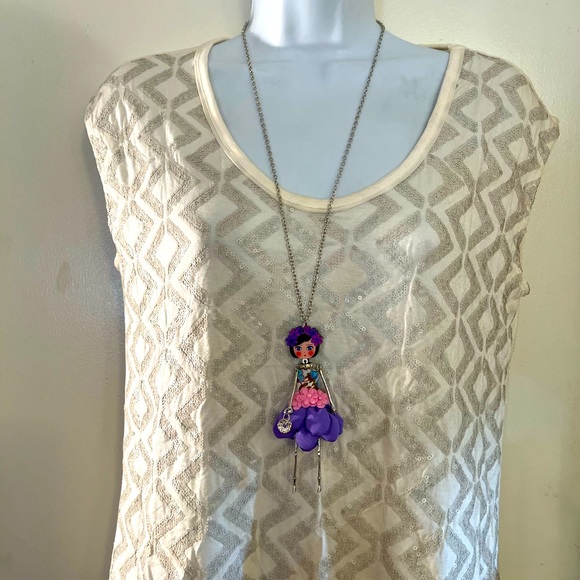 CUTE “LADY” SILVER CRYSTAL PENDANT NECKLACE - Picture 4 of 5